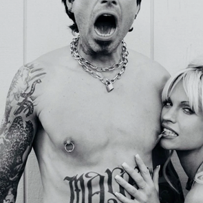 Lily James και Sebastian Stan όπως λέμε Pamela Anderson και Tommy Lee