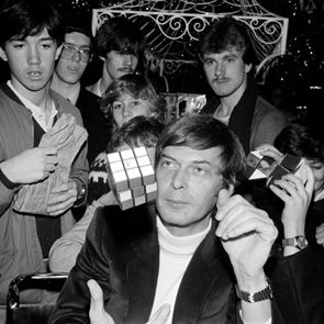 Μια φορά κι έναν καιρό, ένας τύπος έγινε κατα λάθος πάμπλουτος επειδή δημιούργησε τον κύβο του Rubik