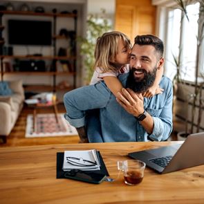 Πόσο αξίζει η ευελιξία της τηλεργασίας και τι θέλουν εταιρείες και εργαζόμενοι
