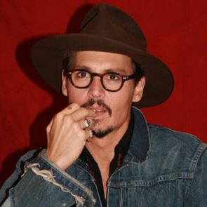 O Johnny Depp θέλει να πάρει το αίμα του πίσω
