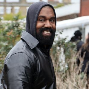 Ο Kanye West μετάνιωσε για τα αντισημιτικά &#39;μαργαριτάρια