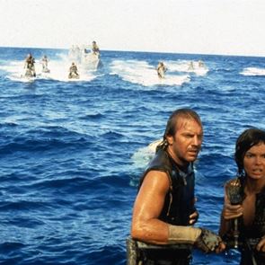 Για κάποιο λόγο, το Waterworld γίνεται σειρά