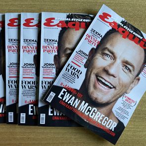 Ο Ewan McGregor στο νέο Esquire στα περίπτερα με ΤΑ ΝΕΑ