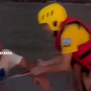 Καρέ-καρέ επιχείρηση διάσωσης από εθελοντές στις φωτιές της Αχαΐας (βίντεο