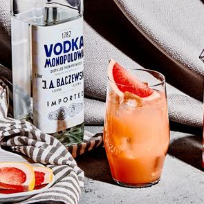 Η ιστορία και η συνταγή του Greyhound