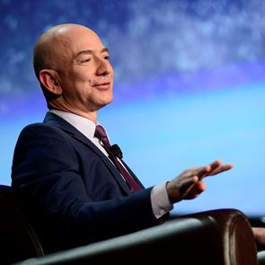 Τι συνέβη και ο Jeff Bezos πούλησε 1 εκ. μετοχές της Amazon