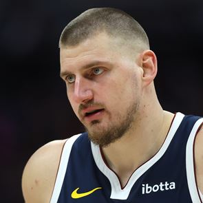 30 χρόνια Nikola Jokic: Ο Joker αφήνει ιστορία στο μπάσκετ γιατί διαφέρει (video