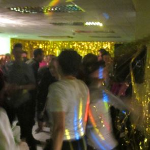 Στη Longing Disco του ΕΜΣΤ κάνεις &#39;παραγγελιές&#39; ερωτικά τραγούδια