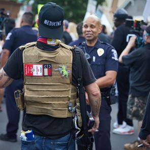 Το Facebook κήρυξε τον πόλεμο στο κίνημα Boogaloo bois