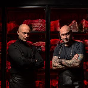 Τα Drakoulis Dry & Raw στην εποχή του Δημήτρη Κατριβέση