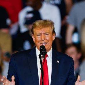 Τι οικονομικό αντίκτυπο αναμένεται να έχει μια δεύτερη θητεία του Donald Trump στην προεδρία