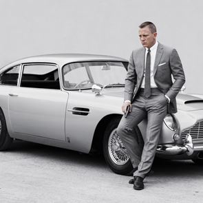 Το γκαράζ του Daniel Craig θυμίζει εκείνο του 007