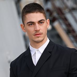 Ο Guy Ritchie ετοιμάζει &lt;em>σειρά&lt;/em> για τον νεαρό Sherlock Holmes