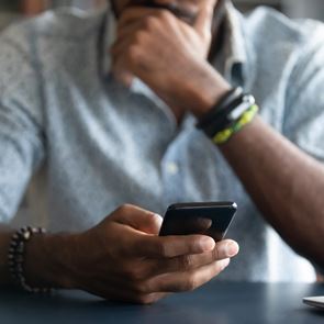 Το νέο κόλπο για να μάθεις ποιος σε τσεκάρει στο Facebook