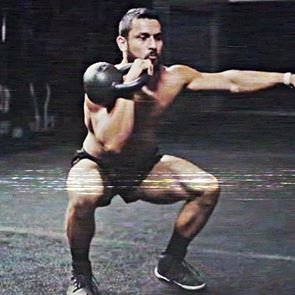 Home training: Εκρηκτικό πρόγραμμα με kettlebells