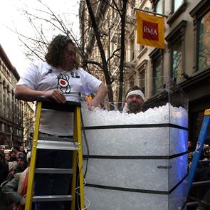 Τα κατορθώματα του ατρόμητου Iceman γίνονται ταινία