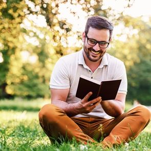 Τα νέα βιβλία που φέρνει η άνοιξη