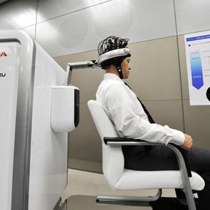 Ο Elon Musk θέλει να μας μετατρέψει σε ρομπότ