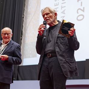 Ο Νίκος Περάκης παρέλαβε τον τιμητικό Χρυσό Αλέξανδρο του 64ου ΦΚΘ