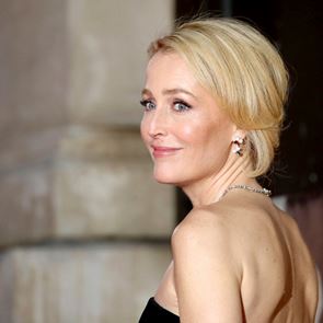 Η Gillian Anderson δεν φοράει ποτέ σουτιέν