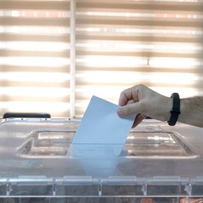 Τι συνέβη την τελευταία φορά που ψηφίσαμε με απλή αναλογική στην &lt;em>Ελλάδα&lt;/em>