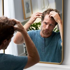 Πώς να προλάβεις πραγματικά την τριχόπτωση