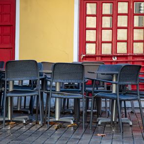 Οι μεταλλάξεις του &lt;em>κορονοϊού&lt;/em> και τα νέα κρούσματα ίσως φέρουν ολικό lockdown