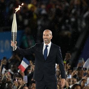 Όταν ο Zinedine Zidane έκλεψε την παράσταση στην τελετή έναρξης των Ολυμπιακών Αγώνων στο Παρίσι