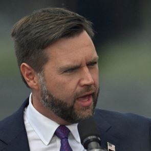 Κάτι περίεργο συμβαίνει με τα μαλλιά του JD Vance