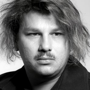 Business class μαθήματα ζωής από τον Τζον Καγιούλη