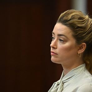 Γιατί διέγραψαν την Amber Heard από το Twitter