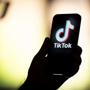 Τι θα συμβεί αν η Ουάσιγκτον απαγορεύσει το TikTok