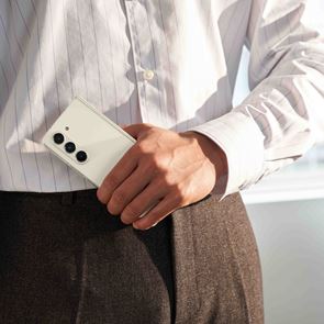 Οι φετινές τάσεις που θα απογειώσουν το προσωπικό σου στυλ μαζί με το Samsung Galaxy Z Fold5