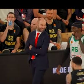 Σπανούλης σε Nunn: &#39;Είσαι τυχερός που έχω αποσυρθεί