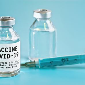 Πόσο κοντά βρισκόμαστε σε ένα καθολικό εμβόλιο κατά του κορονοϊού