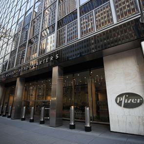 Γιατί εμπειρογνώμονες της FDA ψήφισαν &quot;όχι&quot; στην έγκριση του εμβολίου της Pfizer