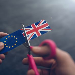 Το σκληρό Brexit θα γίνει σκληρότερο