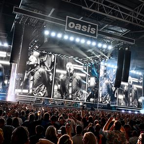 Τι συμβαίνει και μας έχει πιάσει τόση μουσική νοσταλγία