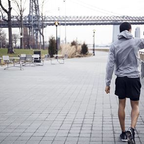 Urban trekking: Ο μακρύς περίπατος στην πόλη έγινε παγκόσμια τάση