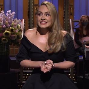 Η Adele αναδείχθηκε γυναίκα καλλιτέχνης του αιώνα