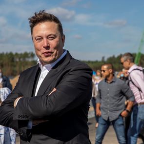 Φήμες λένε ότι οι Anonymous απείλησαν τον Elon Musk για το bitcoin