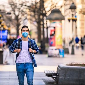 &lt;em>Κορονοϊός&lt;/em>: Εσπασε το φράγμα των 600 διασωληνωμένων - 1.533 νέα κρούσματα