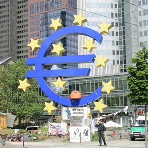 Η επόμενη μέρα της οικονομίας φέρνει αλλαγές έκπληξη για το δημόσιο χρέος