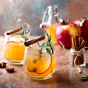 Ζεστά cocktails για τις ημέρες των γιορτών