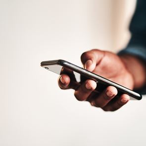 Πώς θα πάψει να σε ηχογραφεί το smartphone σου