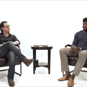 Ο Matthew McConaughey σε "Άβολες Συζητήσεις Με Έναν Μαύρο Άντρα