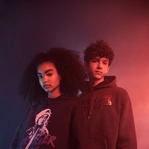 Η συλλεκτική συλλογή της Pull&amp;Bear για την Stranger Things Day