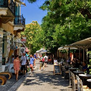 Προσεχώς οι νέες ανακοινώσεις για μέτρα στην εστίαση και υποχρεωτικό εμβολιασμό