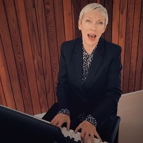 Ένα τατουάζ για την Annie Lennox