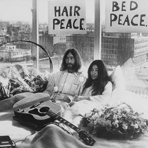Όταν ο John Lennon και η Yoko Ono ξάπλωσαν στο κρεβάτι